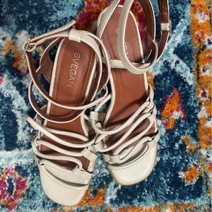 Alohas Mick beige vegan leather sandals